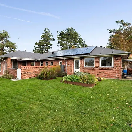 Feriehus Lovely For 6 People In